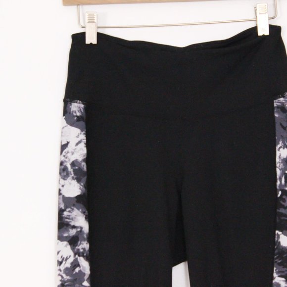 *Gap Fit Black & White Legging - Picture 2 of 5